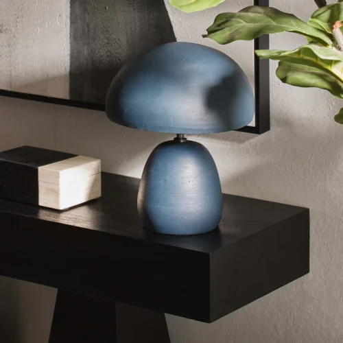 Ceramic table lamp