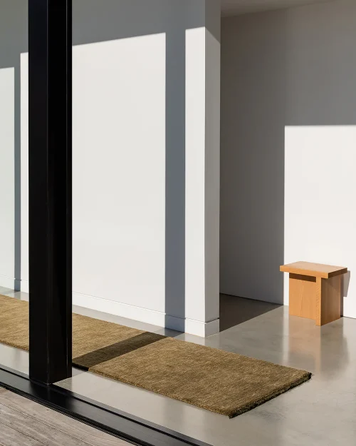 Elegant floor runner