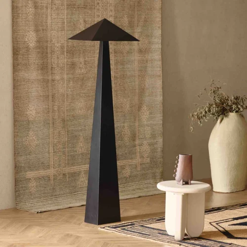 Modern floor lamp