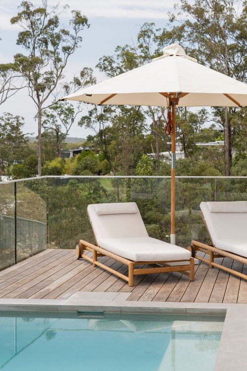Contemporary patio lounger