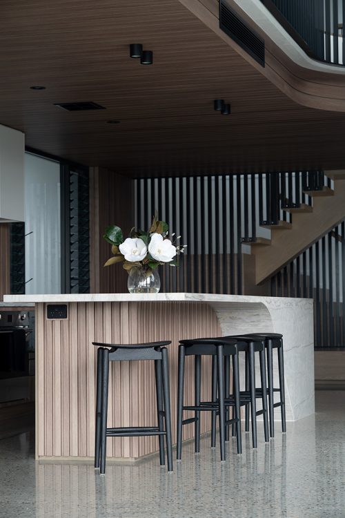 Minimalist counter stool
