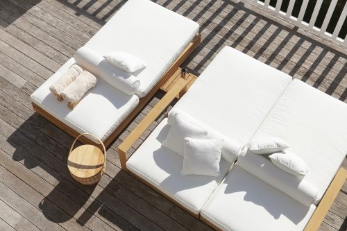Poolside double chaise lounge