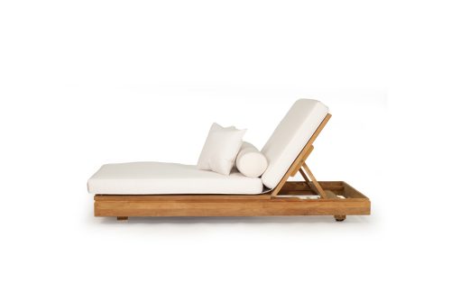 UV-resistant lounger