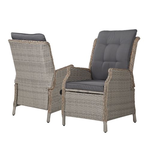 Outdoor wicker lounger