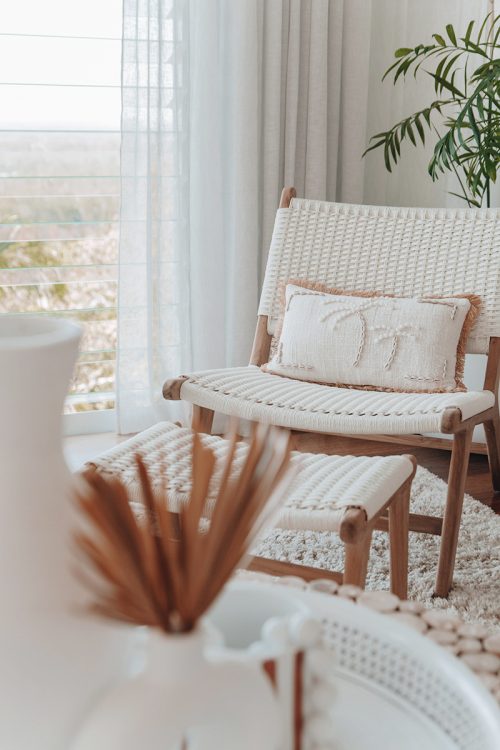 living room accent chair