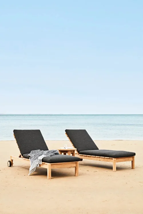luxury snow sunbed