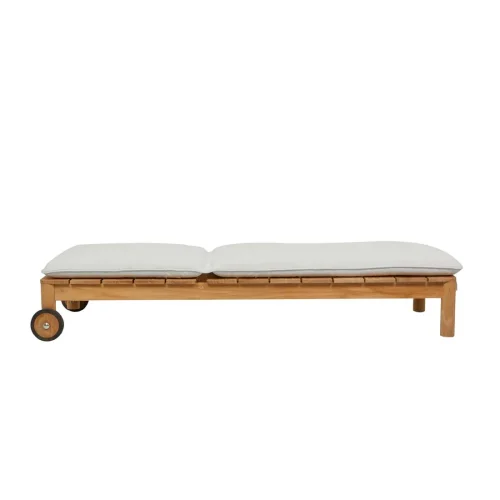 snow white outdoor lounger